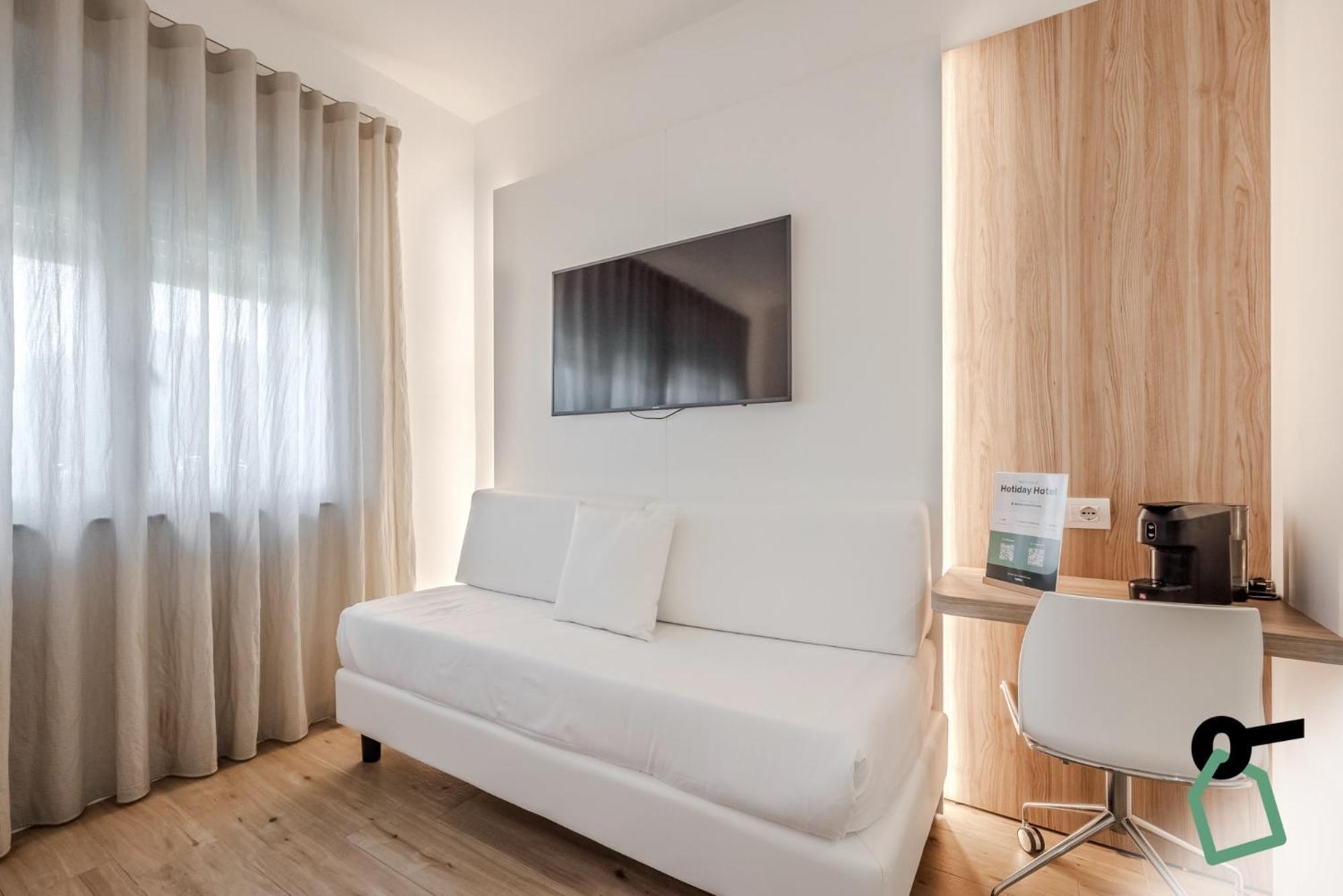 Hotiday Room Collection - Tirrenia Bagian luar foto