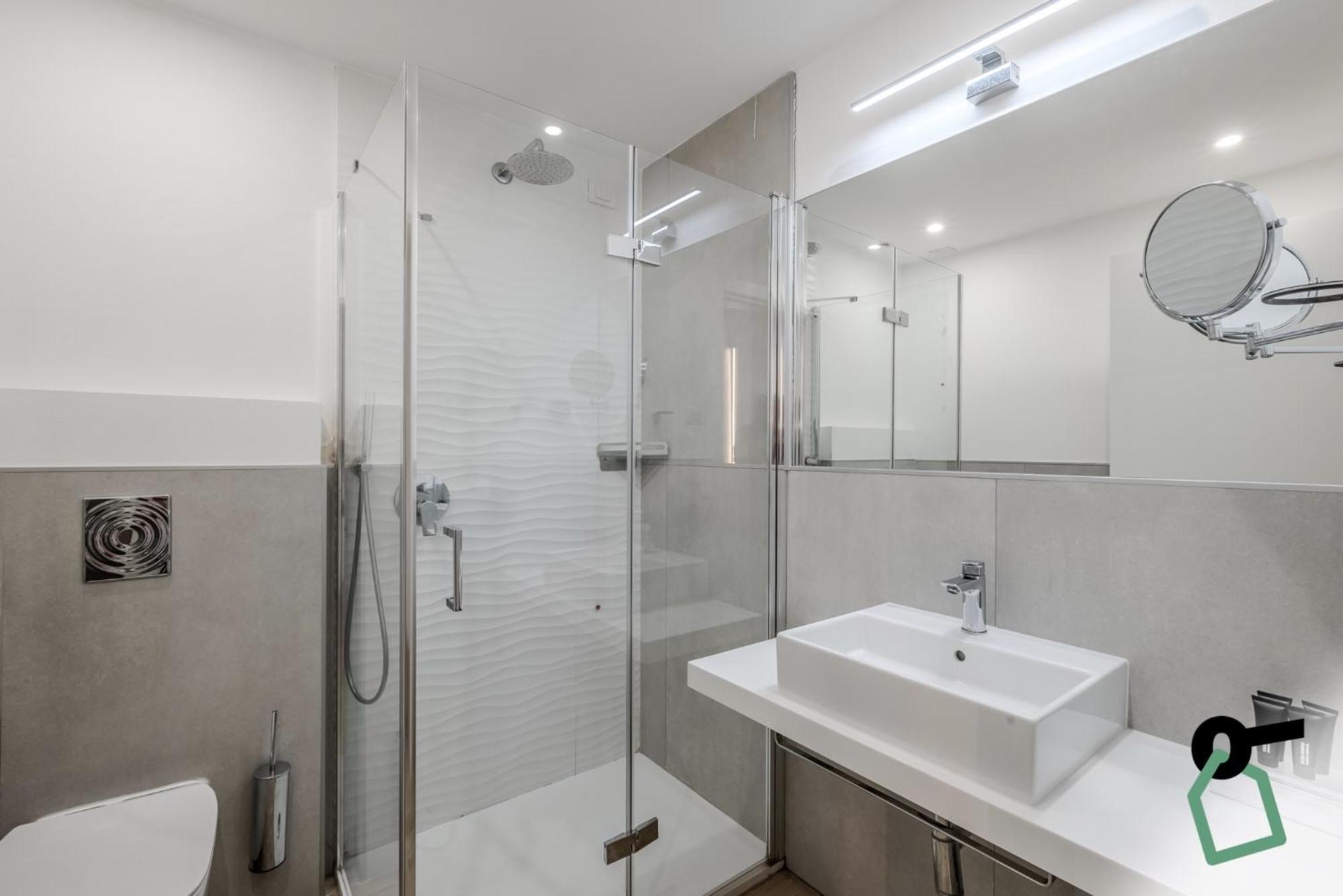Hotiday Room Collection - Tirrenia Bagian luar foto