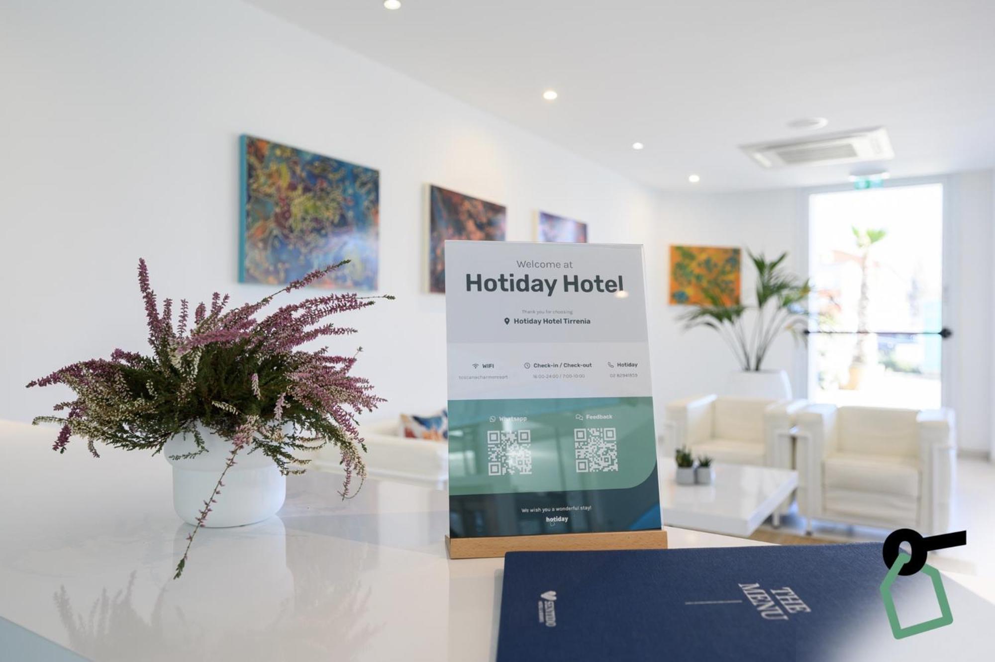 Hotiday Room Collection - Tirrenia Bagian luar foto