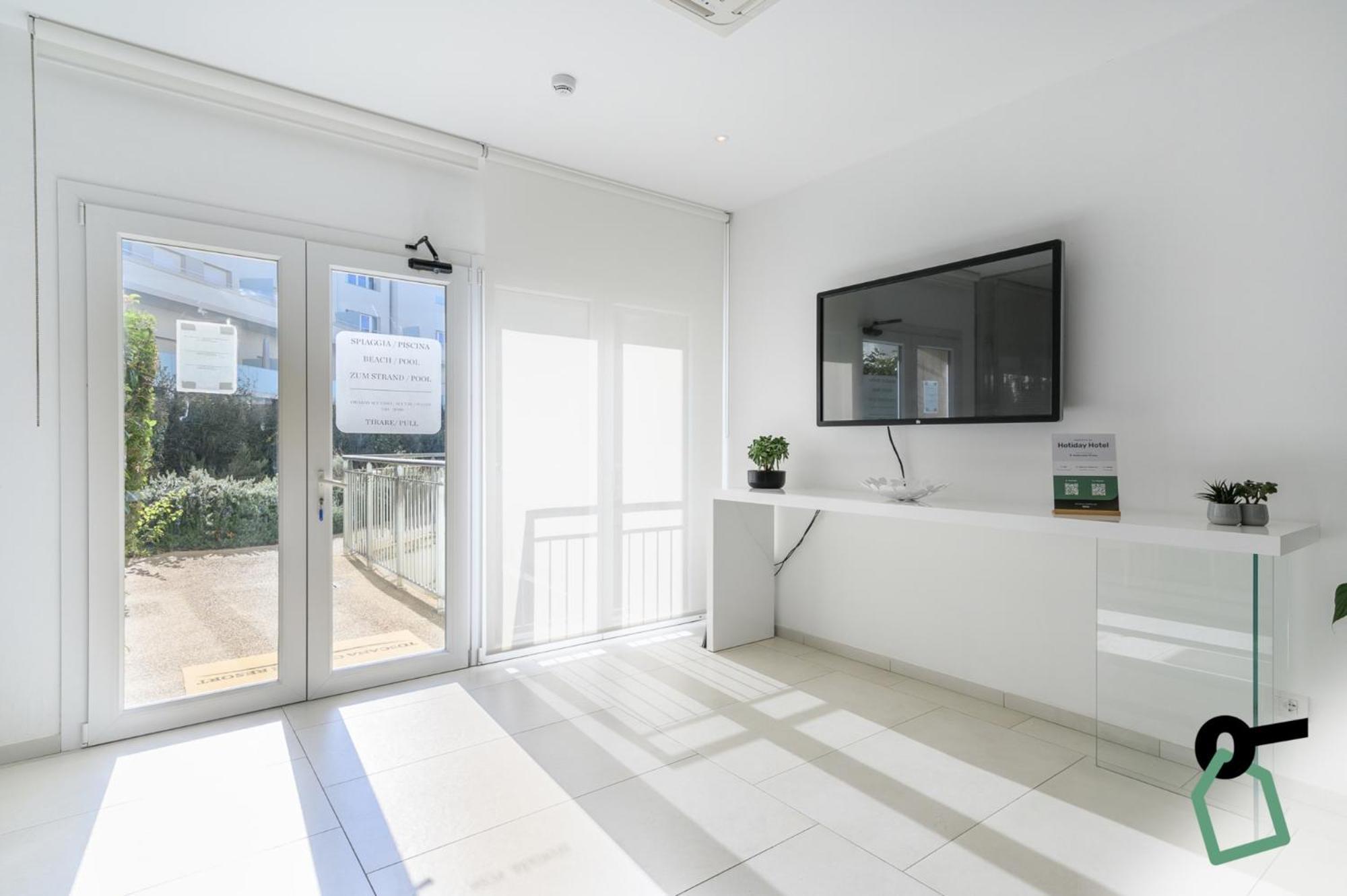Hotiday Room Collection - Tirrenia Bagian luar foto