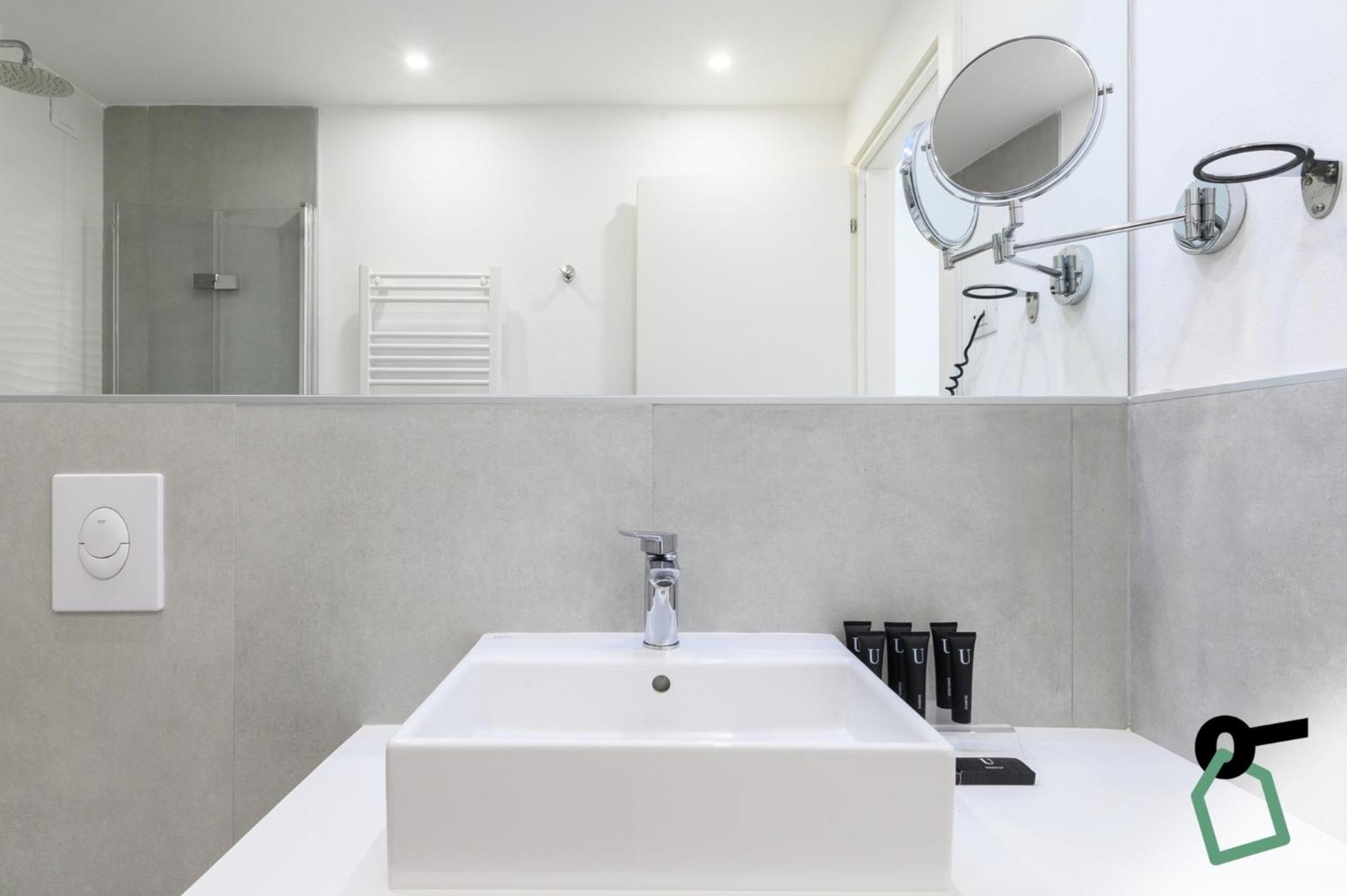 Hotiday Room Collection - Tirrenia Bagian luar foto