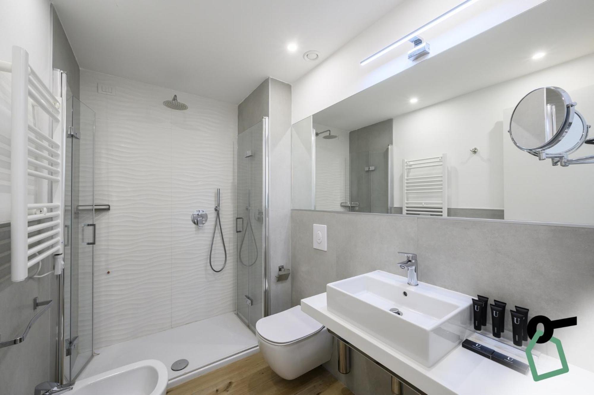 Hotiday Room Collection - Tirrenia Bagian luar foto