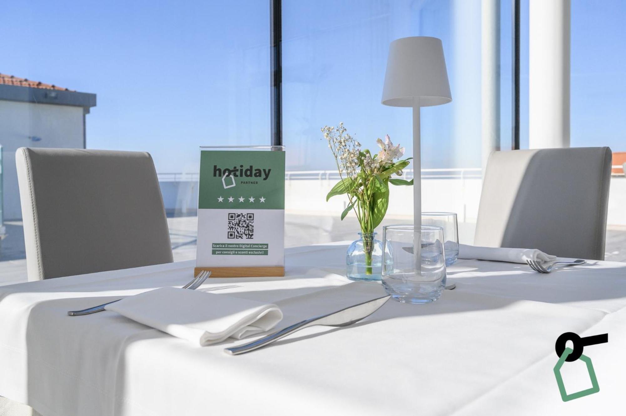 Hotiday Room Collection - Tirrenia Bagian luar foto